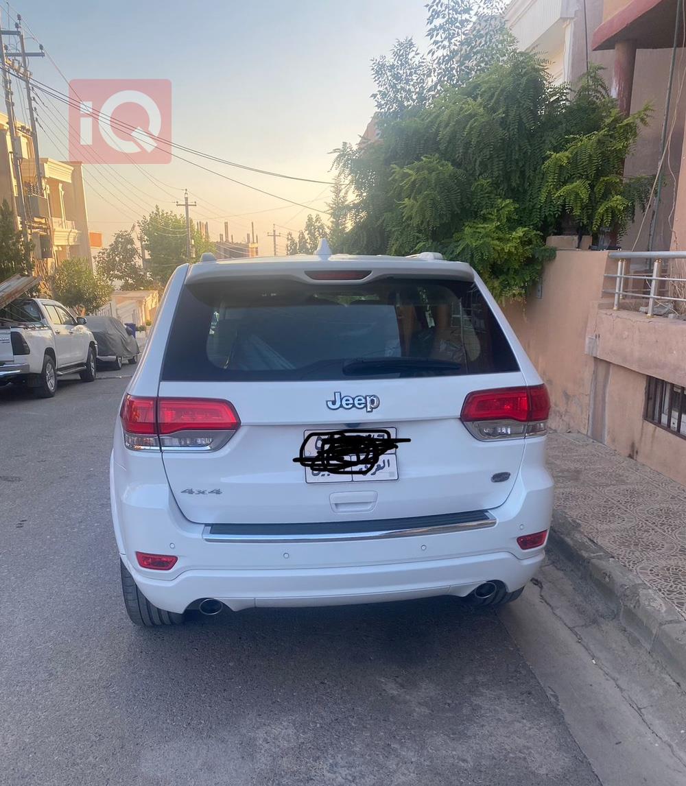 جیپ گراند شیرۆکی